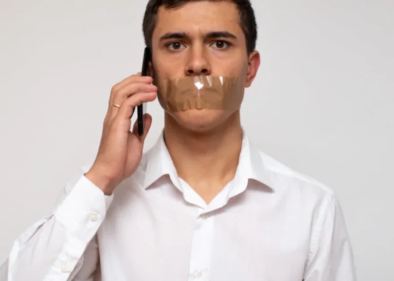 تفسير حلم التحدث دون صوت وعدم القدرة على الكلام