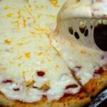 أسرع وصفة بيتزا بالجبنة