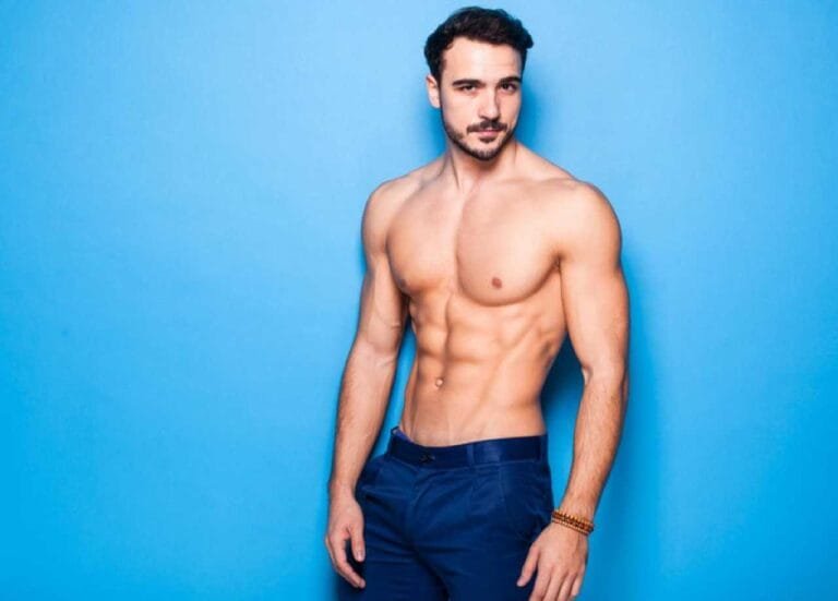 تفسير حلم رؤية الزوج عاريا في المنام