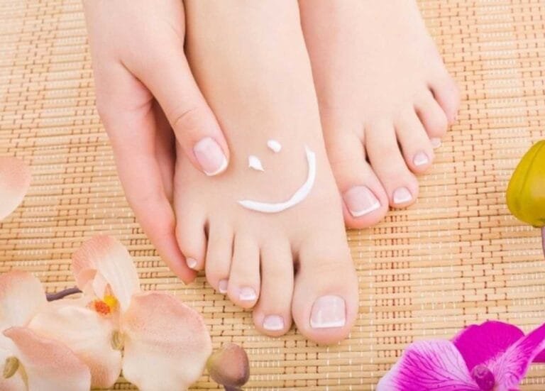 خلطة تبييض اليدين والرجلين بياض الثلج