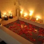 لماذا امر الرسول الزوجين بالاستحمام معا