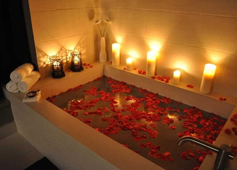 لماذا امر الرسول الزوجين بالاستحمام معا