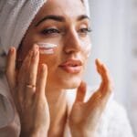 أفضل كريم للوجه للبشرة الدهنية