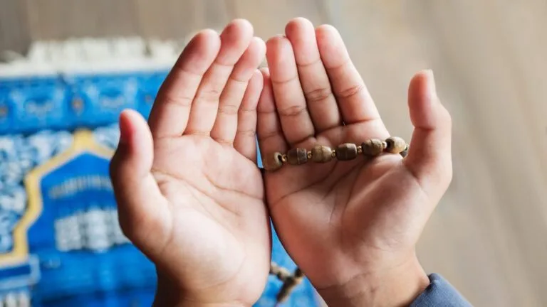 دعاء لجدتي بالشفاء مكتوب كلمات مؤثرة وتعابير صادقة في اسبوع الرحمة