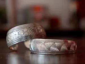 تفسير حلم رؤية الفضة في المنام